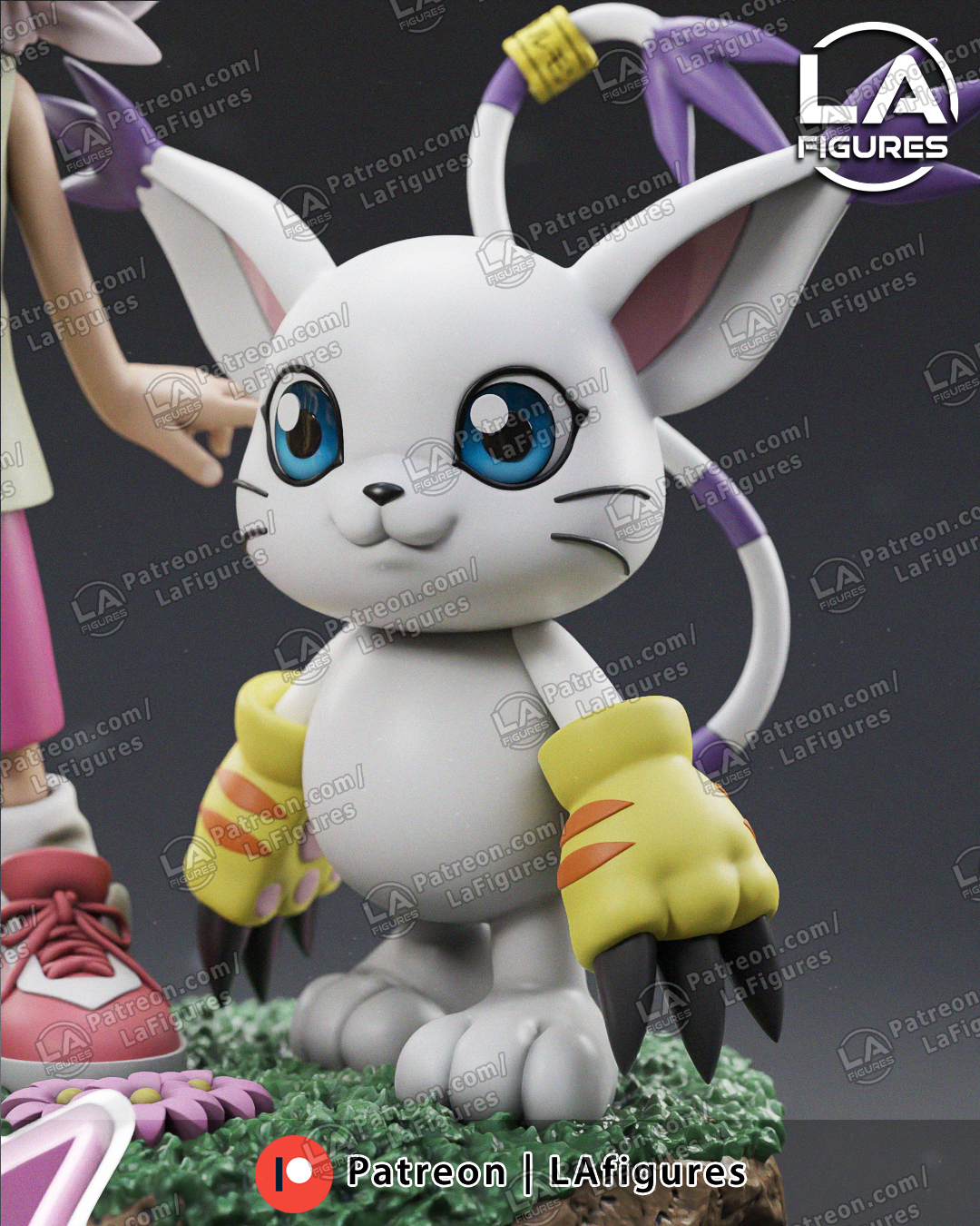 Caring Eyes & Kitty - 1/10 Scale Statue